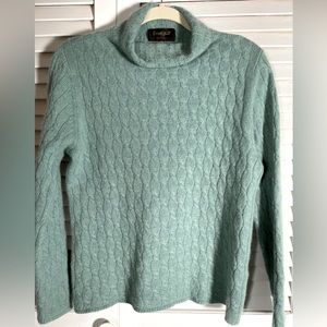 Invisible World 💯 cashmere cable-knit sweater cropped mint green size M